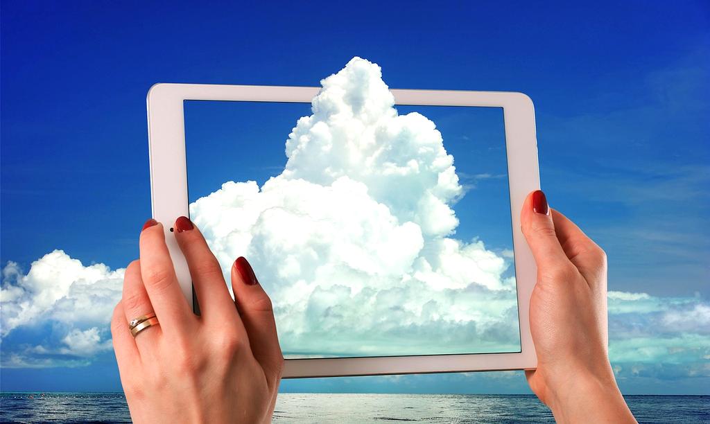 Cloud storage start illustration